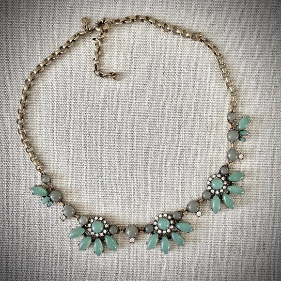 J. Crew Vintage Statement Necklace in Green - Picture 5 of 5